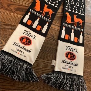 Titos scarf